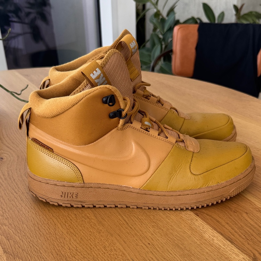 Nike Men's  High-Top Sneakers winter boots